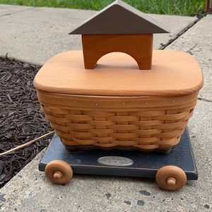 Henn workshop Noah Ark basket
